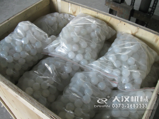 振動(dòng)篩彈跳球:橡膠彈力球批發(fā)展示