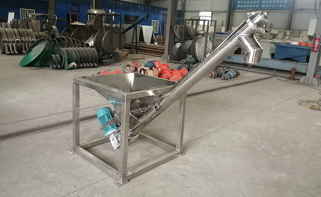 ls螺旋輸送機(jī)：型號齊全，結(jié)構(gòu)簡單，占地面積小，輸送能力強(qiáng)。